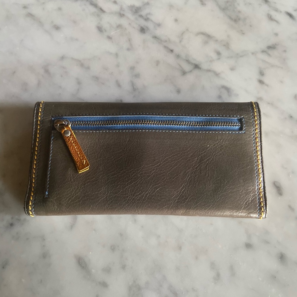 Hobo Wallet, Barely Used, Great Condition! - image 3